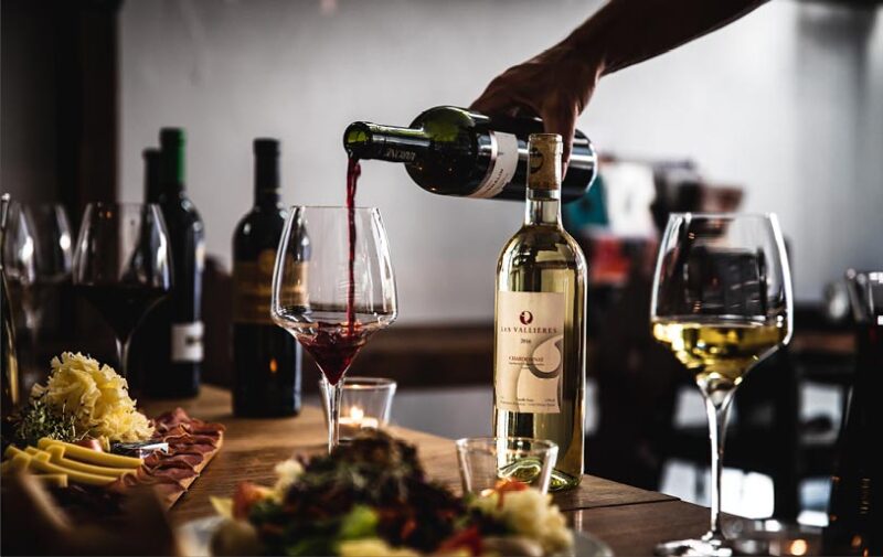 Fleischplatte_mit_Wein